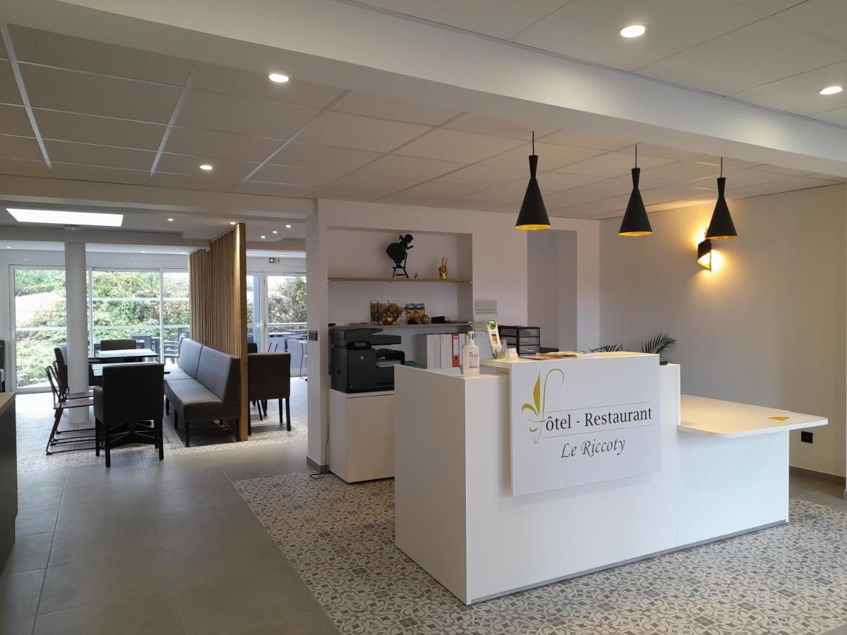 Hotel Le Riccoty Blyes Buitenkant foto